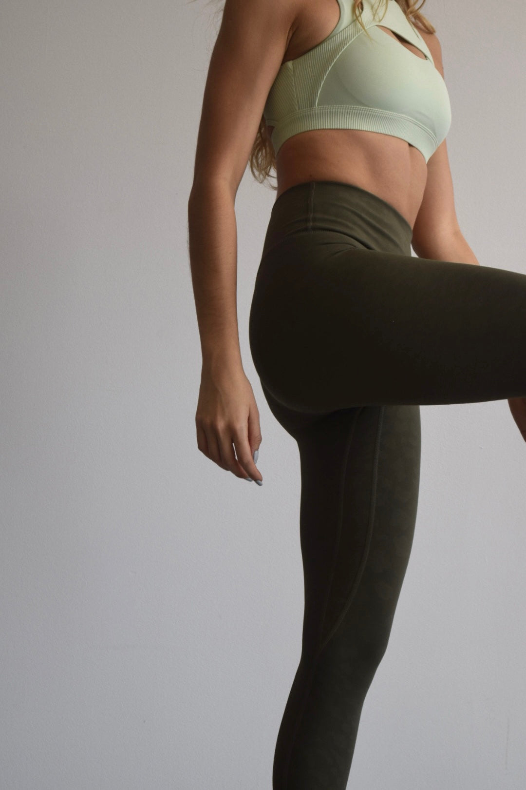 Green printed sports leggings